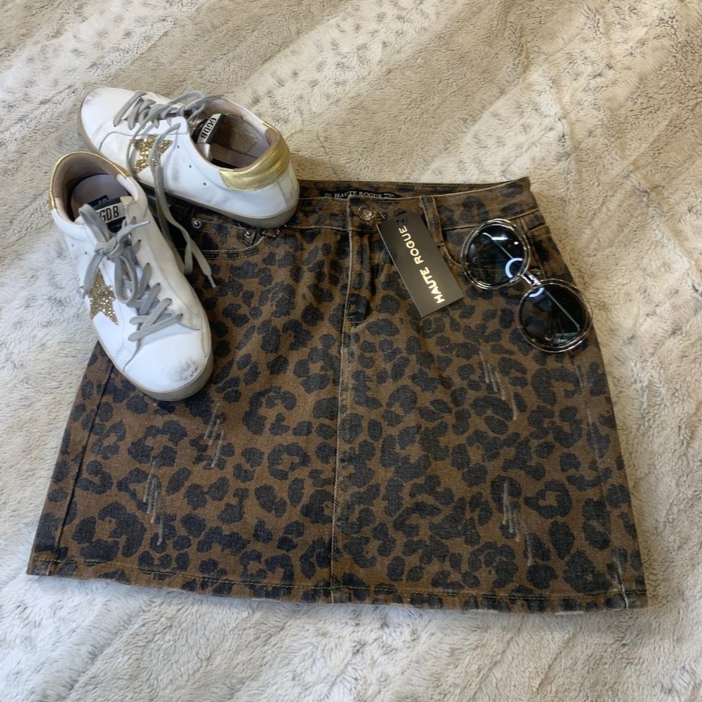 NWT Haute Rogue leopard denim mini 28W